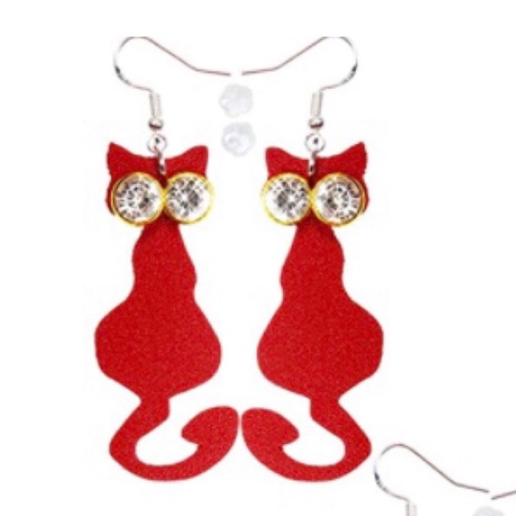 2/$10 RED CAT LEATHER EARRINGS MIX AND MATCH - Picture 3 of 3